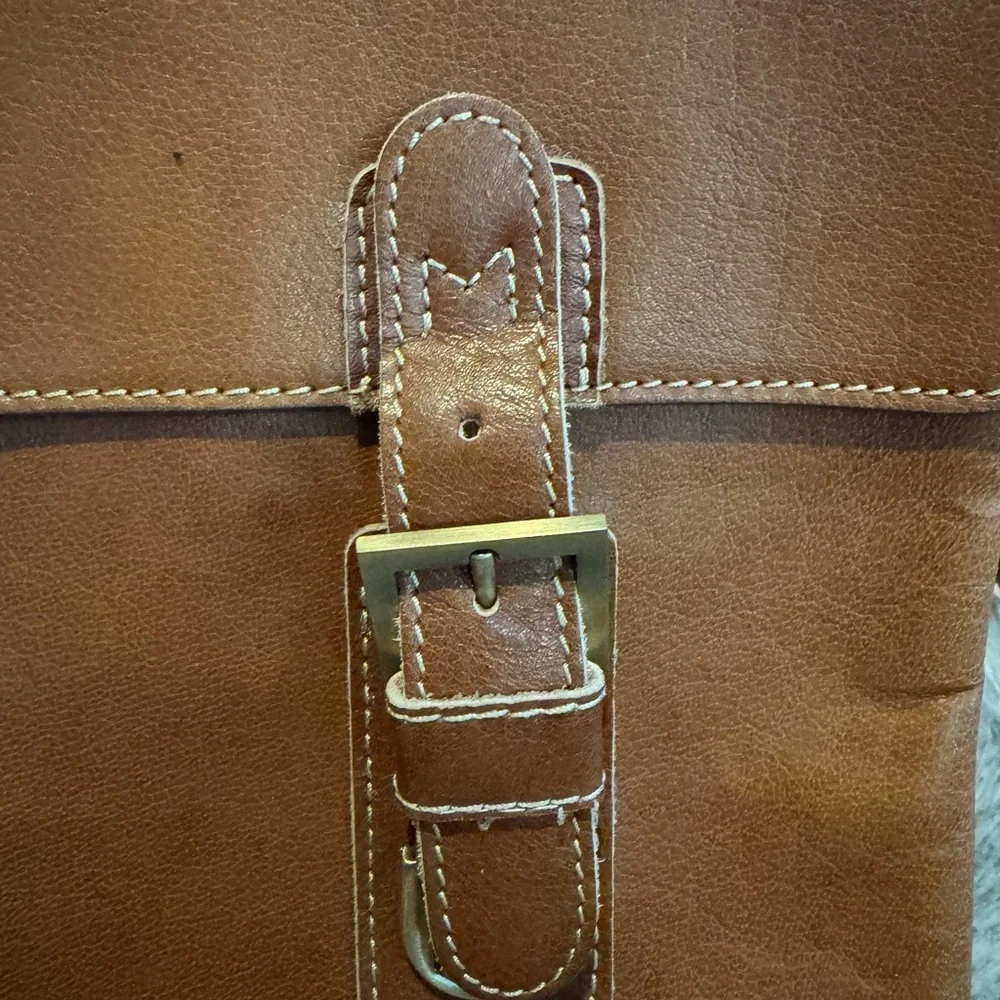 COPY - COPY - Vintage APC Brown Leather Messenger Laptop Briefcase 17